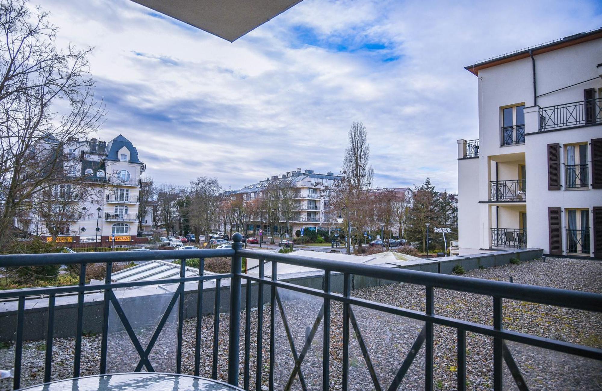 Apartamenty Promenada Z Tarasem I Parkingiem - Apartamenty Na Wyspie Swinoujscie Exterior foto