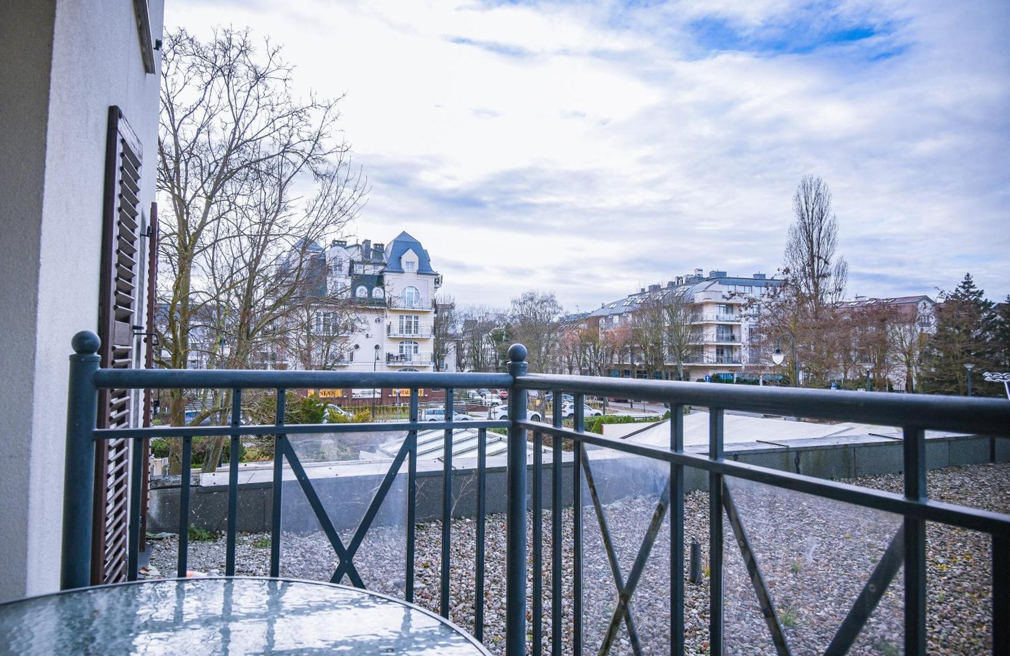 Apartamenty Promenada Z Tarasem I Parkingiem - Apartamenty Na Wyspie Swinoujscie Exterior foto