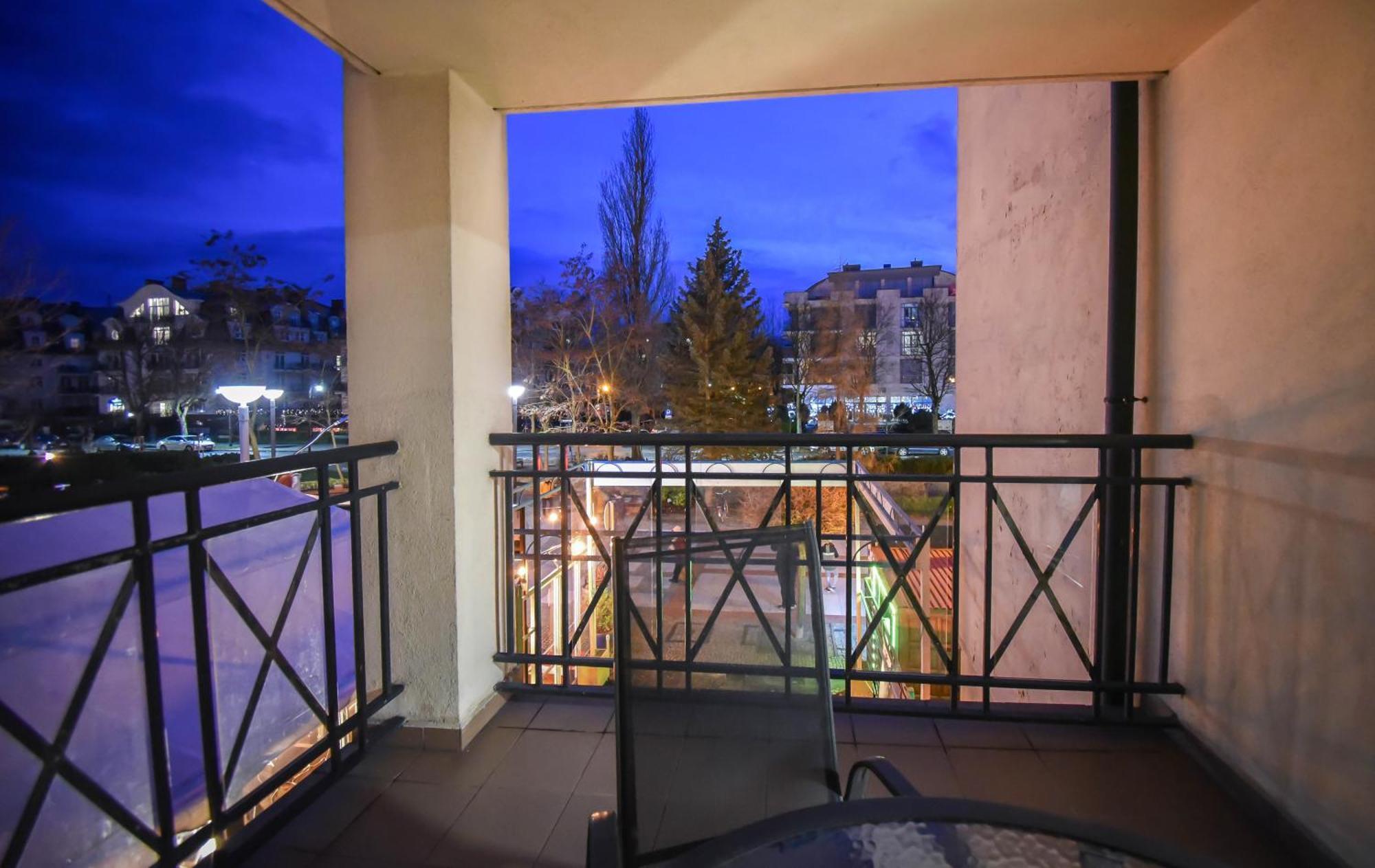 Apartamenty Promenada Z Tarasem I Parkingiem - Apartamenty Na Wyspie Swinoujscie Exterior foto